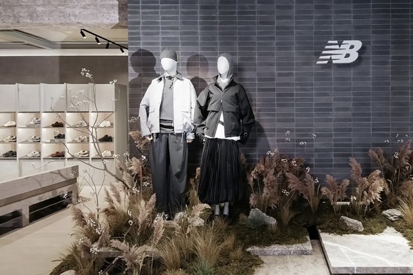 NB Grey R 글로벌 플래그십